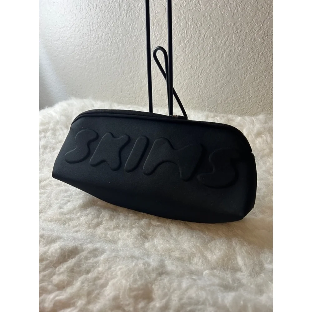 NWOT Kim Kardashian Skims Neoprene Waterproof Travel Makeup Pouch Black
